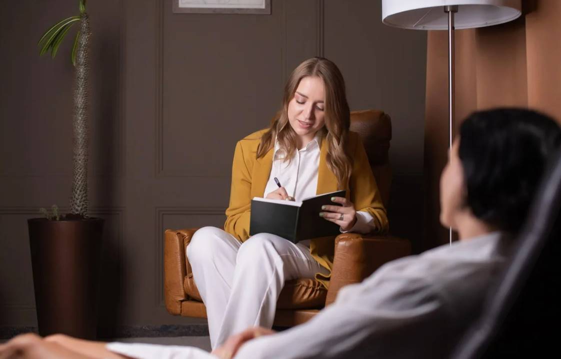 Подростковый психолог в Минске, центр «Сила Гармонии»: Ваш надежный навигатор в бурном море взросления