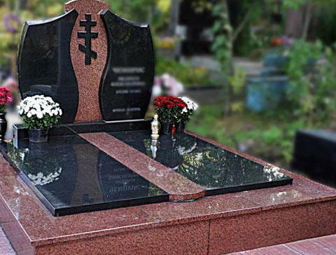 Двойной комплекс из габбро с крышей и колоколом